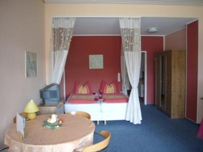 Ferienwohnung Strandhof Mohnesee Room photo